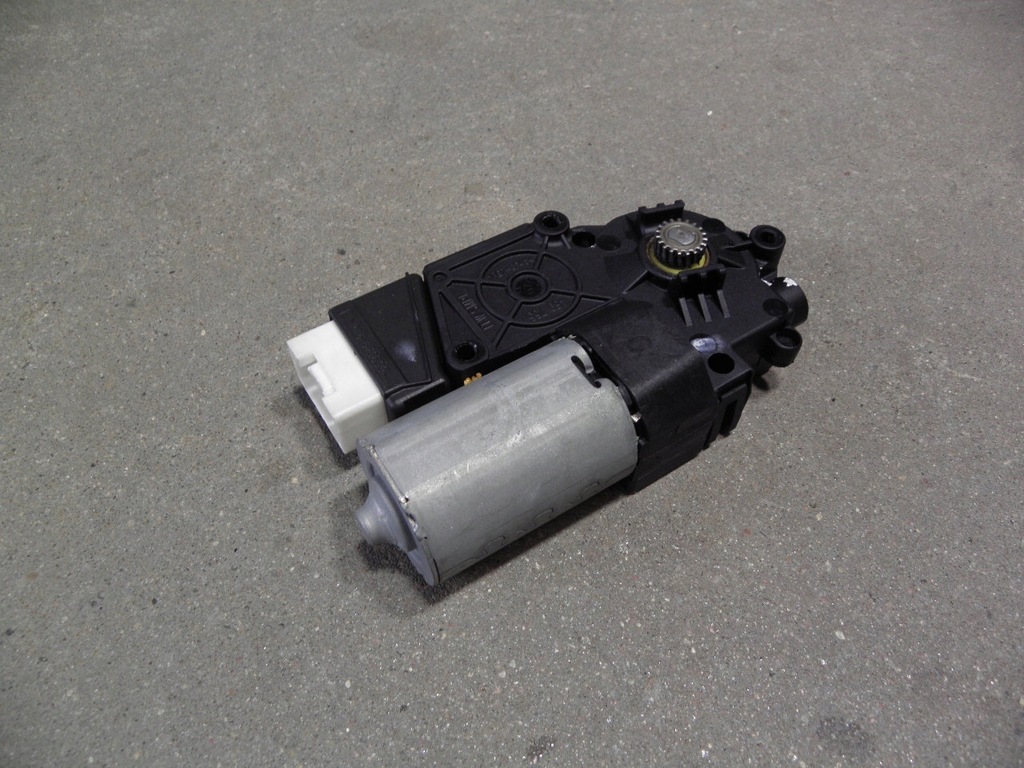 MOTOR TRAPA MERCEDES C W204 A2048200808 Product image