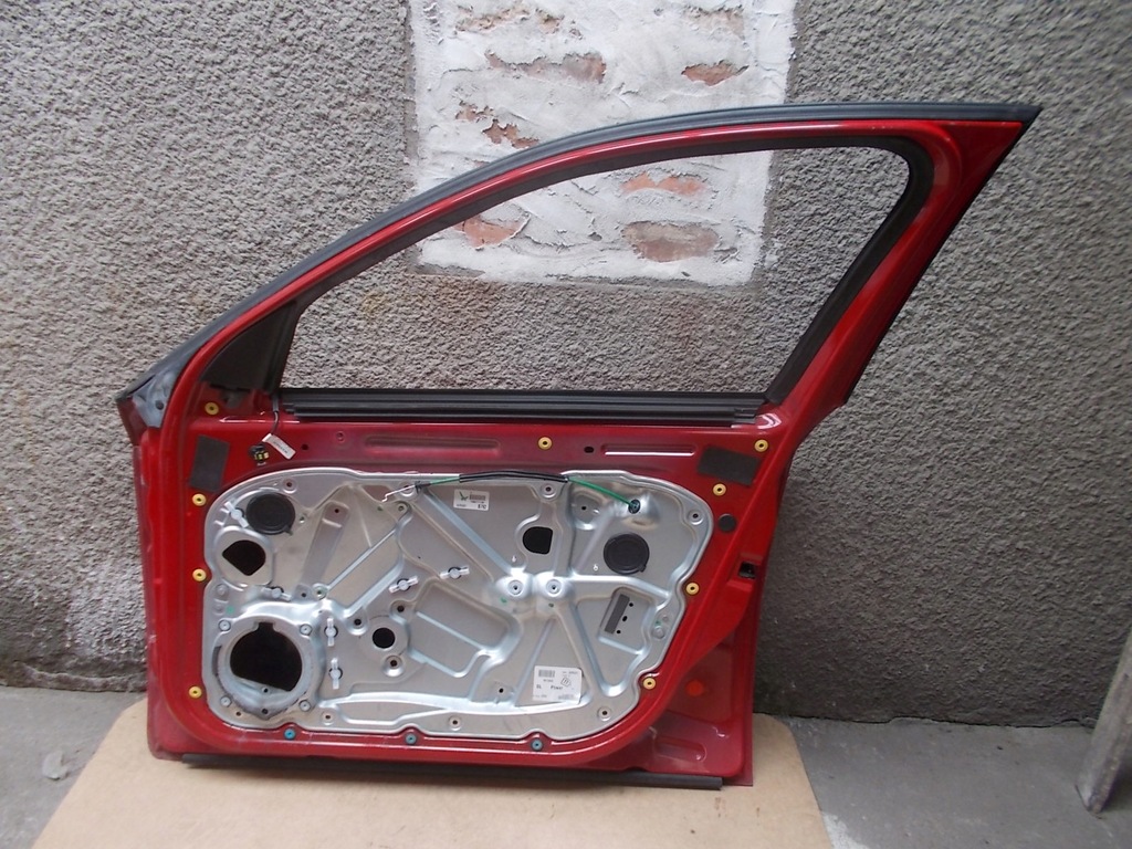 Alfa Romeo 159, ușa din dreapta față Product image